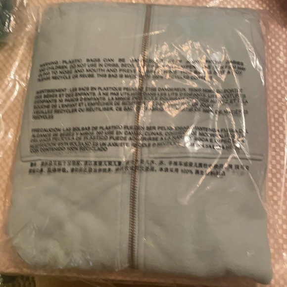 NWT AE Oversized Zip-Up Hoodie MEDUIM COLOR GREEN - Picture 8 of 9